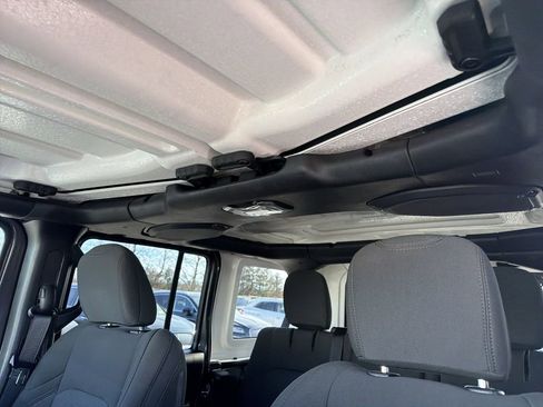 Used 2023 Jeep Wrangler Unlimited w/ Cold Weather Group image 29