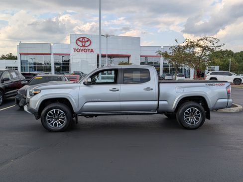 Certified 2023 Toyota Tacoma TRD Sport w/ TRD Premium Sport Package AWD/4WD image 5