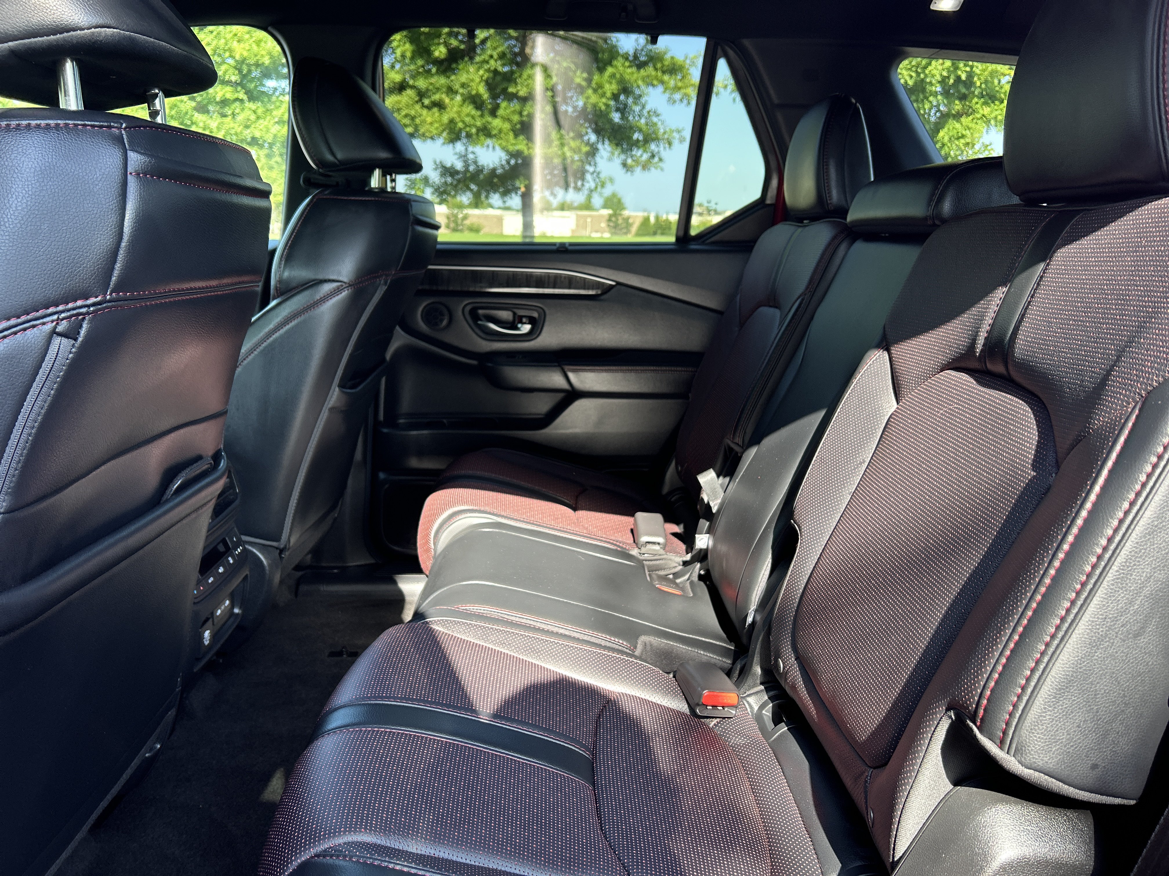 Certified 2025 Honda Pilot Black Edition image 26