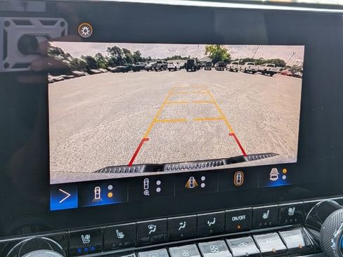 Used 2023 Chevrolet Colorado ZR2 w/ ZR2 Convenience Package III AWD/4WD image 21