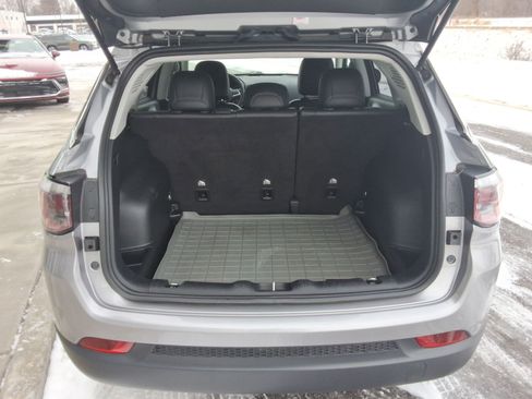 Used 2018 Jeep Compass Latitude w/ Popular Equipment Group image 30