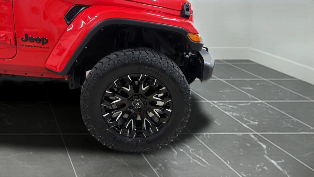 Used 2025 Jeep Wrangler Unlimited Sahara AWD/4WD image 23