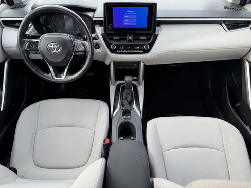 Used 2023 Toyota Corolla Cross LE w/ Moonroof Package FWD image 13