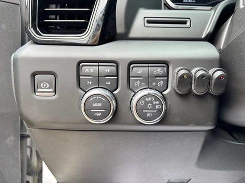 Used 2023 GMC Sierra 1500 AT4 AWD/4WD image 12