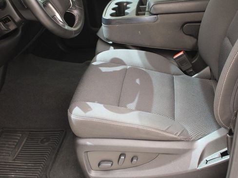 Used 2018 Chevrolet Silverado 1500 LT w/ All Star Edition image 18