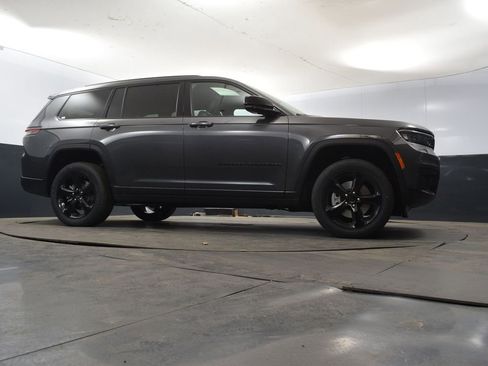 New 2025 Jeep Grand Cherokee L Altitude image 45