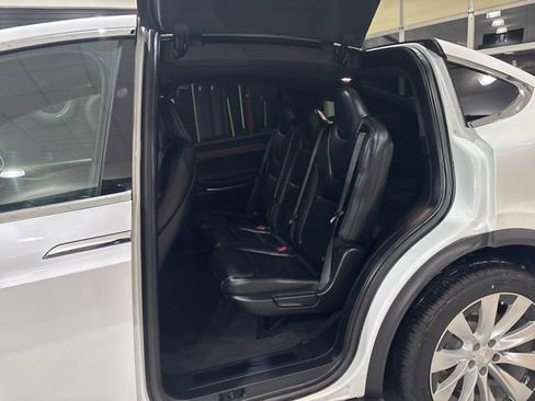 Used 2020 Tesla Model X Long Range image 26
