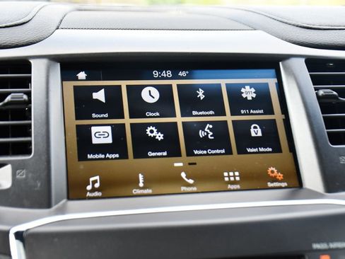 Used 2016 Lincoln MKS AWD image 31