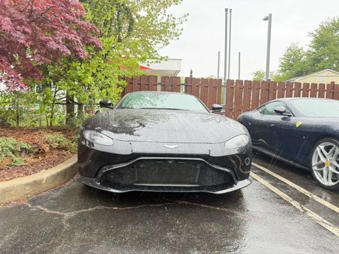 Used 2020 Aston Martin V8 Vantage Coupe RWD image 2