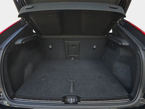 Used 2022 Volvo C40 P8 Recharge Ultimate image 29