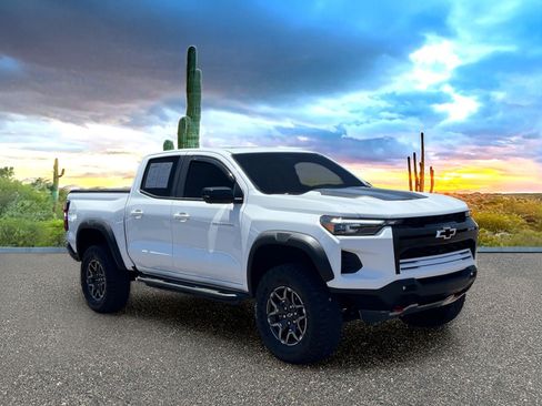 Used 2024 Chevrolet Colorado ZR2 w/ Technology Package AWD/4WD image 7