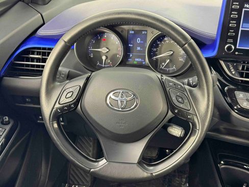 Used 2020 Toyota C-HR XLE image 18