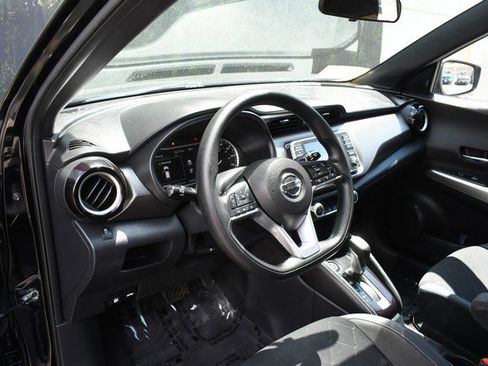 Used 2019 Nissan Kicks SV FWD image 14