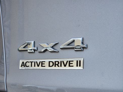 Used 2018 Jeep Cherokee Latitude Plus w/ Comfort/Convenience Group image 14