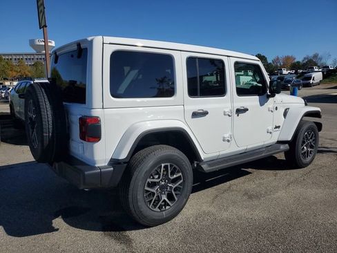 New 2026 Jeep Wrangler Unlimited Sahara AWD/4WD image 7