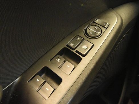 Used 2020 Hyundai Ioniq SE image 30