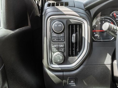 Used 2022 Chevrolet Silverado 1500 LT Trail Boss w/ Bed Protection Package AWD/4WD image 16