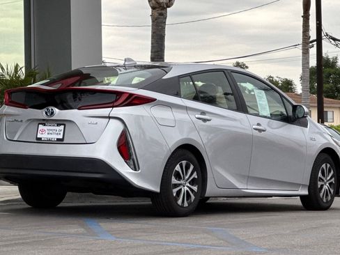 Certified 2022 Toyota Prius Prime XLE image 5