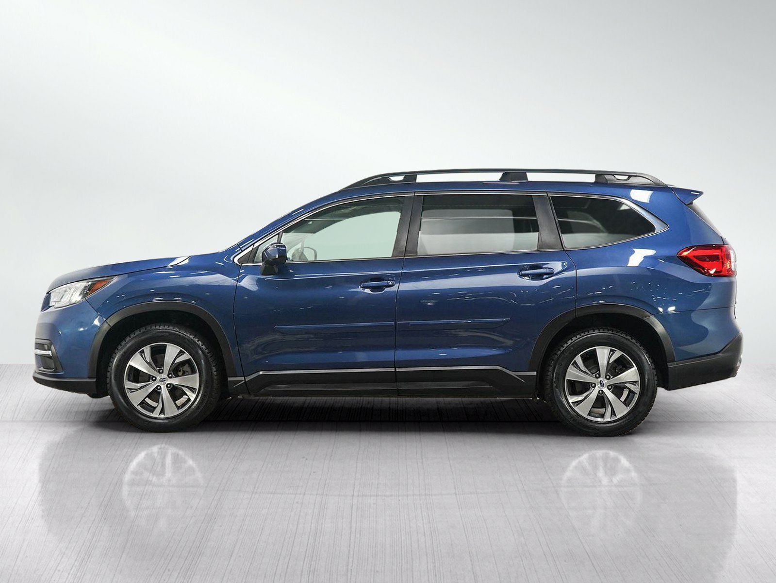 Used 2019 Subaru Ascent Premium AWD/4WD image 2