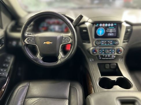 Used 2019 Chevrolet Suburban LT image 23