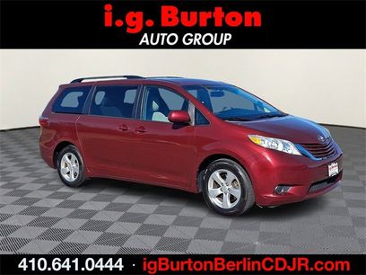 Used 2017 Toyota Sienna LE
