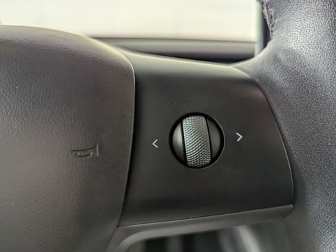 Used 2024 Tesla Model Y Long Range image 18