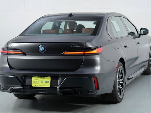 Used 2023 BMW i7 xDrive60 image 69
