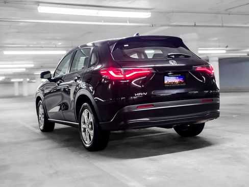 Used 2024 Honda HR-V LX image 5