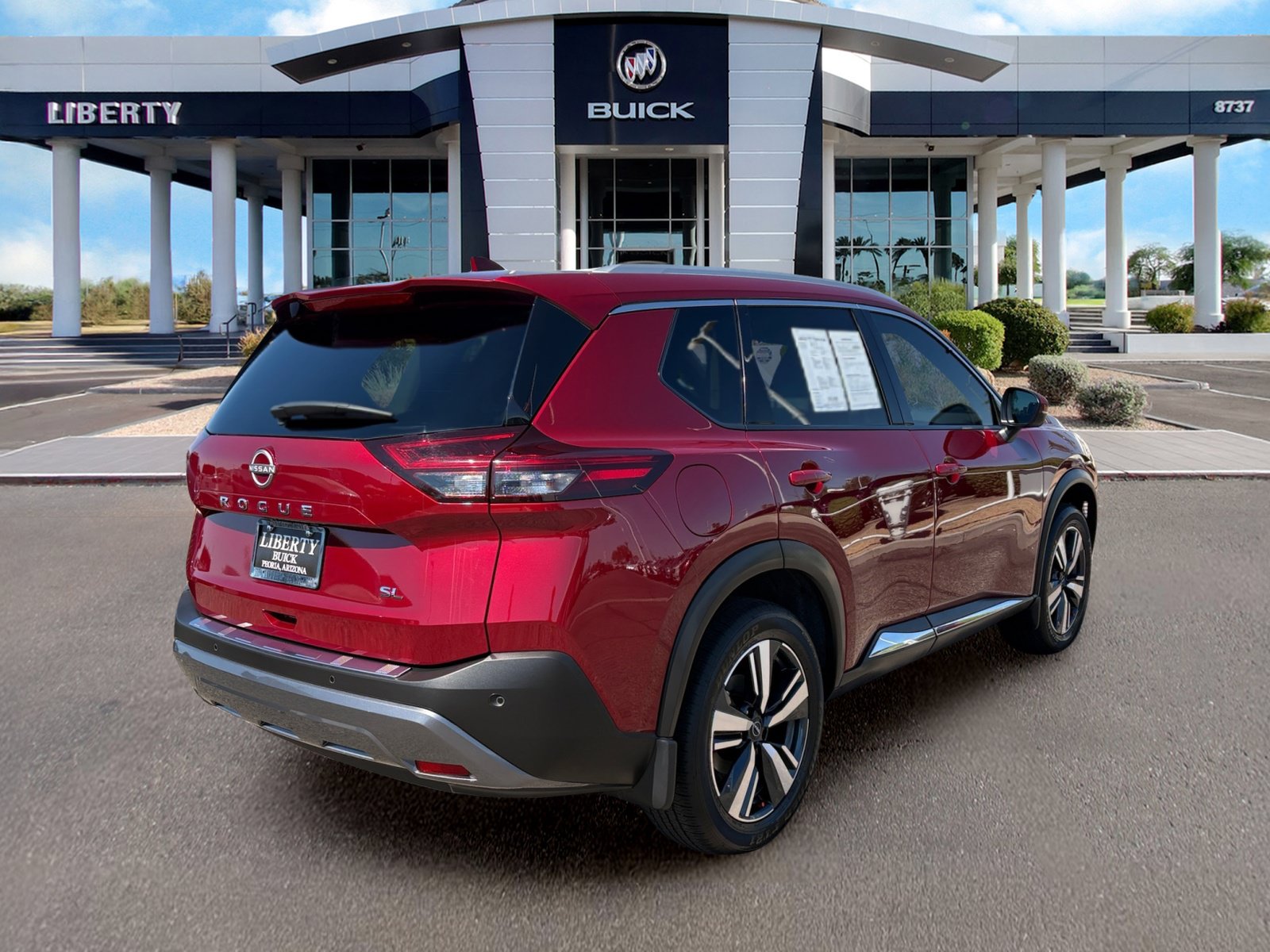 Used 2023 Nissan Rogue SL FWD image 3