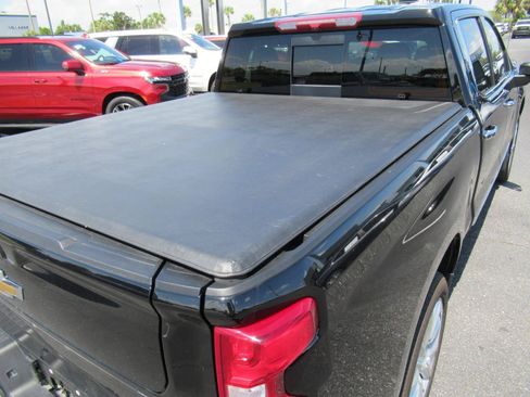 Certified 2024 Chevrolet Silverado 1500 High Country w/ High Country Premium Package AWD/4WD image 31