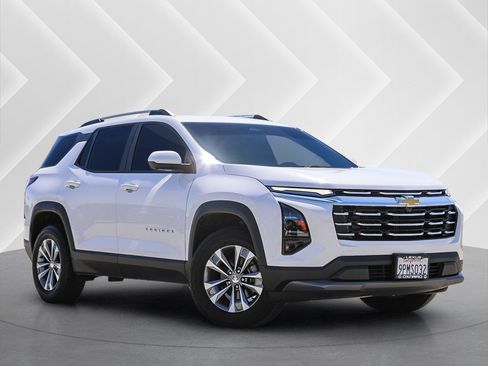 Used 2025 Chevrolet Equinox LT w/ Convenience Package II FWD image 1
