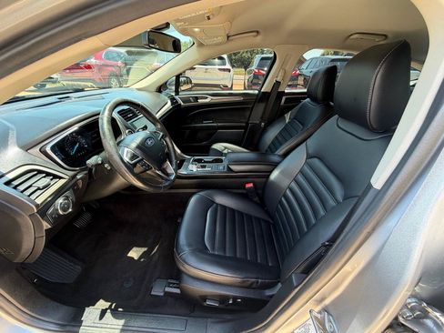 Used 2020 Ford Fusion SEL FWD image 12