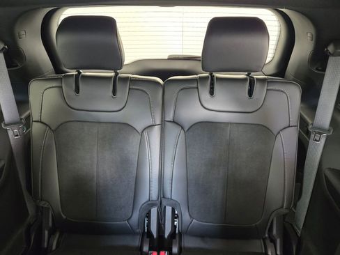 New 2025 Jeep Grand Cherokee L Laredo RWD image 9