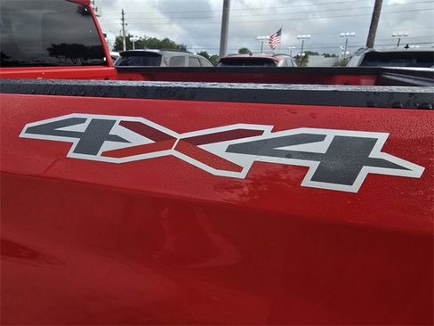 Used 2022 Chevrolet Silverado 1500 LT image 6