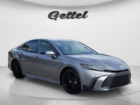 Certified 2026 Toyota Camry SE FWD image 3