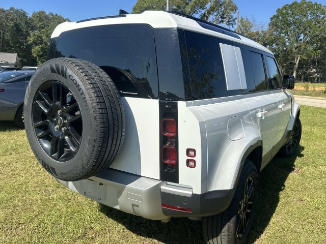 Used 2025 Land Rover Defender 110 S AWD/4WD image 17