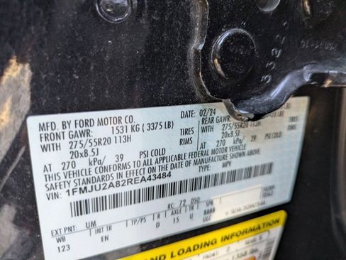 Used 2024 Ford Expedition Limited image 17