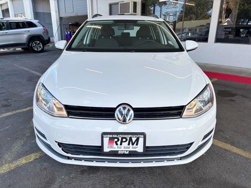 Used 2016 Volkswagen Golf S image 2