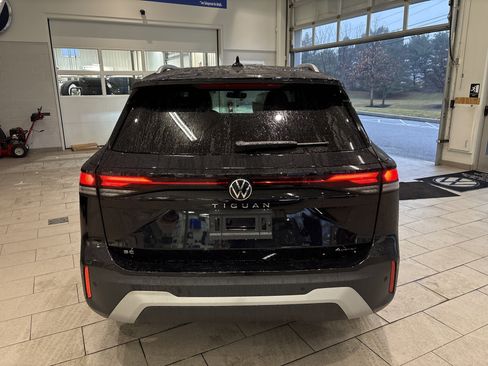New 2026 Volkswagen Tiguan SE image 5