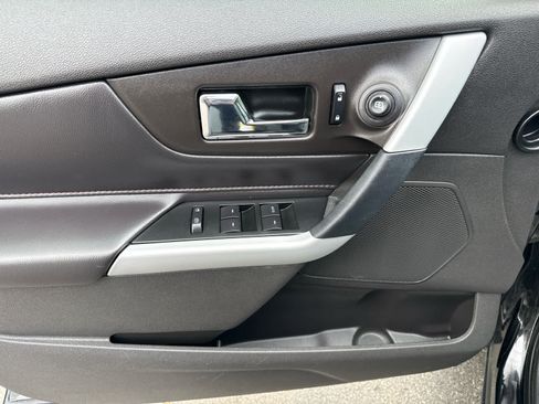 Used 2013 Ford Edge Limited AWD/4WD image 10