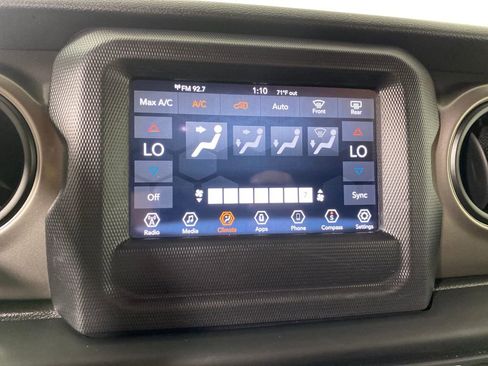 Used 2018 Jeep Wrangler Sport S image 18