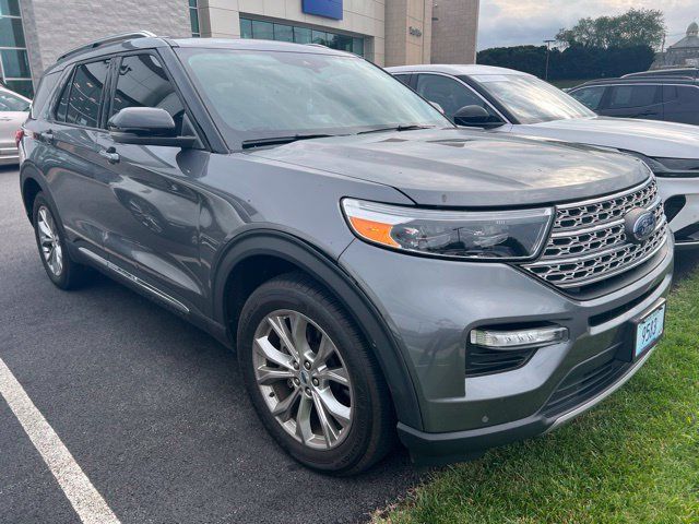 Used 2024 Ford Explorer Limited w/ Limited Technology Package AWD/4WD image 3