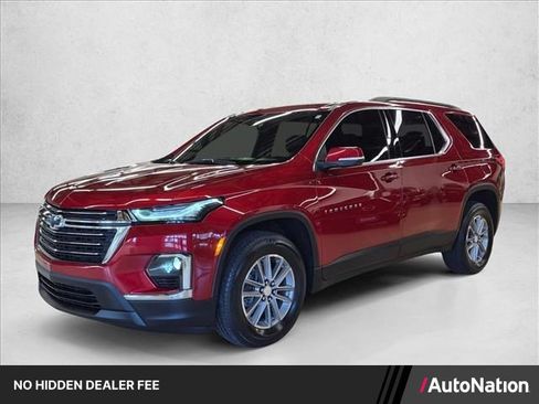 Used 2023 Chevrolet Traverse LT FWD image 1