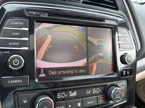 Used 2023 Nissan Maxima Platinum w/ Sport Mat Group FWD image 27