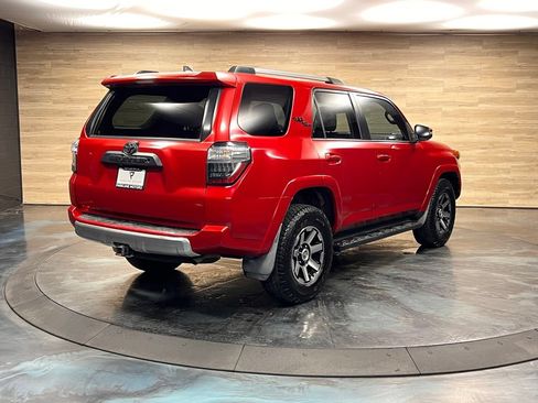 Used 2018 Toyota 4Runner TRD Off-Road Premium AWD/4WD image 29