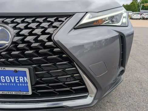 Used 2019 Lexus UX 250h w/ Accessory Package 2 AWD/4WD image 11
