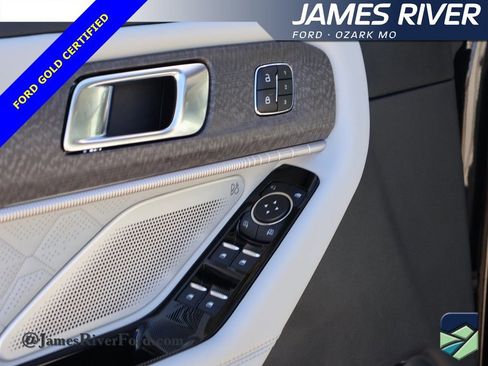 Certified 2025 Ford Explorer Platinum w/ LUX Leather Package image 23
