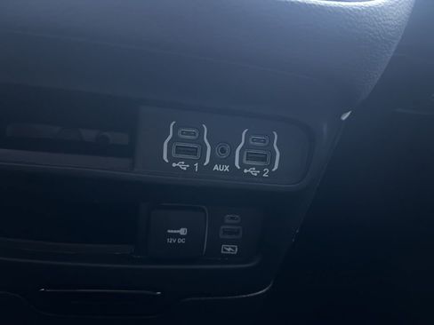 Used 2022 Chrysler Pacifica Touring-L w/ S Appearance Package image 21