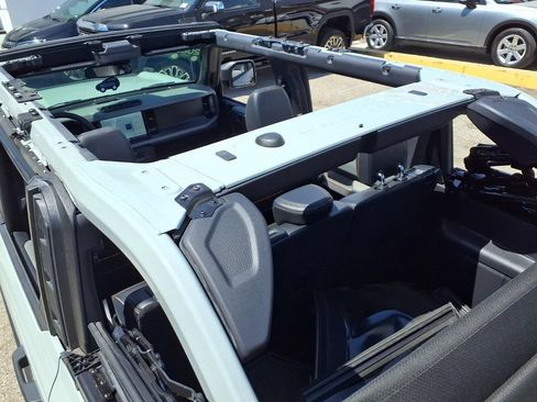 Used 2023 Ford Bronco Badlands AWD/4WD image 9