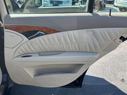 Used 2006 Mercedes-Benz E 350 4MATIC Sedan w/ Sunroof Pkg image 19